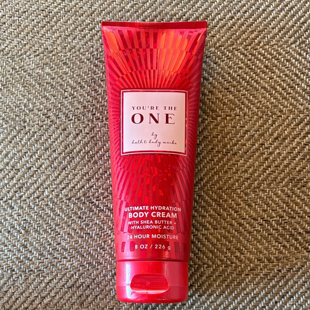 Bath & Body Works You're the One Ultimate Hydration Body Cream - Vibrant Red